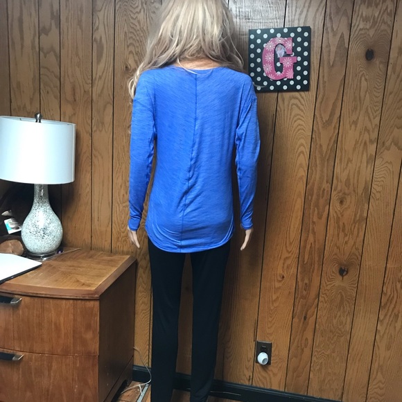 Lululemon 5 Mile Long Sleeve - blue- Size None - measurements In the Photos - Picture 9 of 14